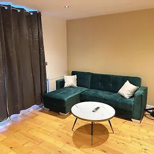 Apartment 1 Bed Flat Near, London